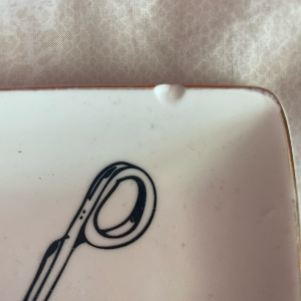 Forever 21 Eyelash and Ring Trinket Tray - Picture 2 of 4